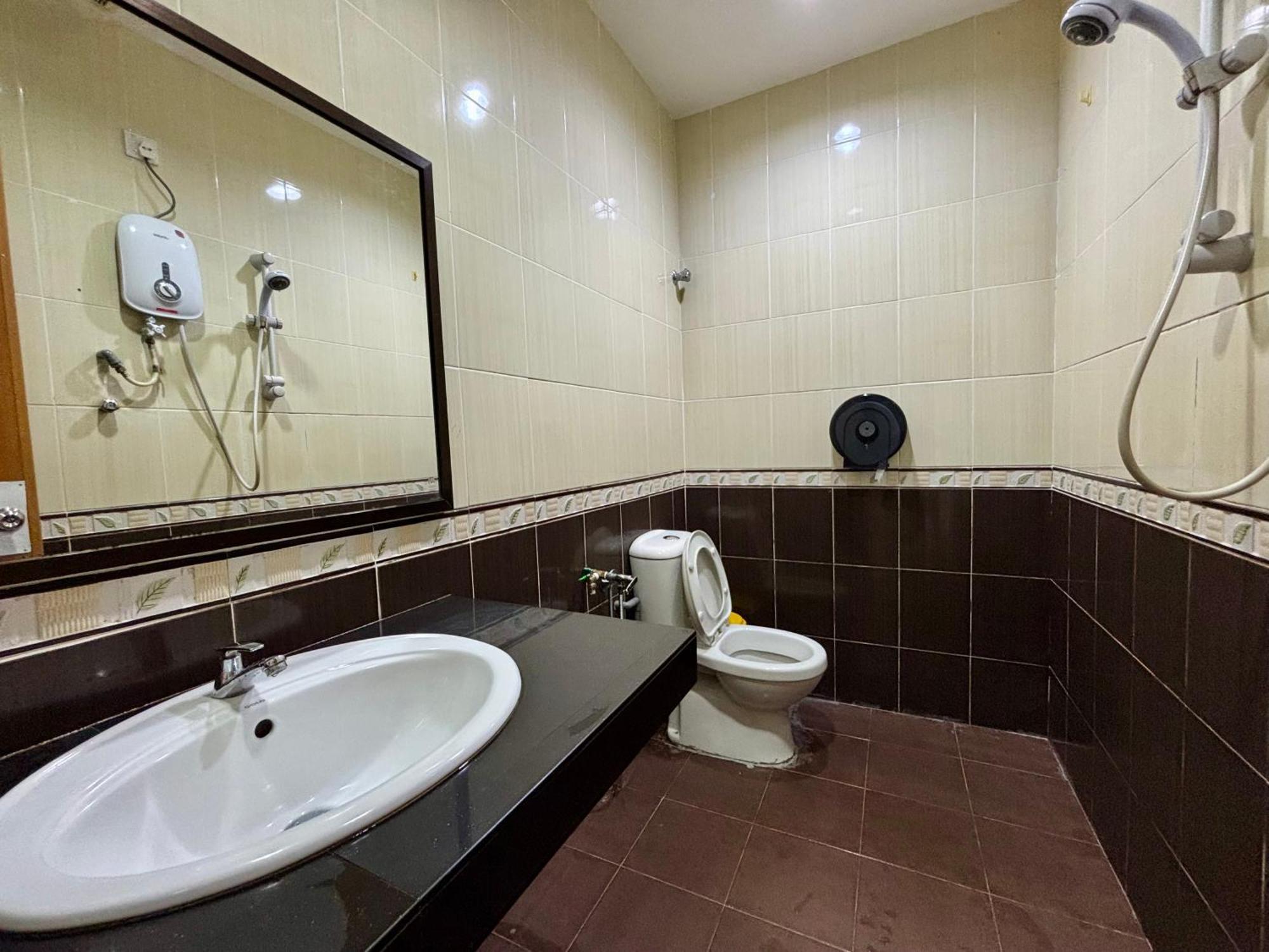 Meng Meng Guesthouse Куантан Екстериор снимка