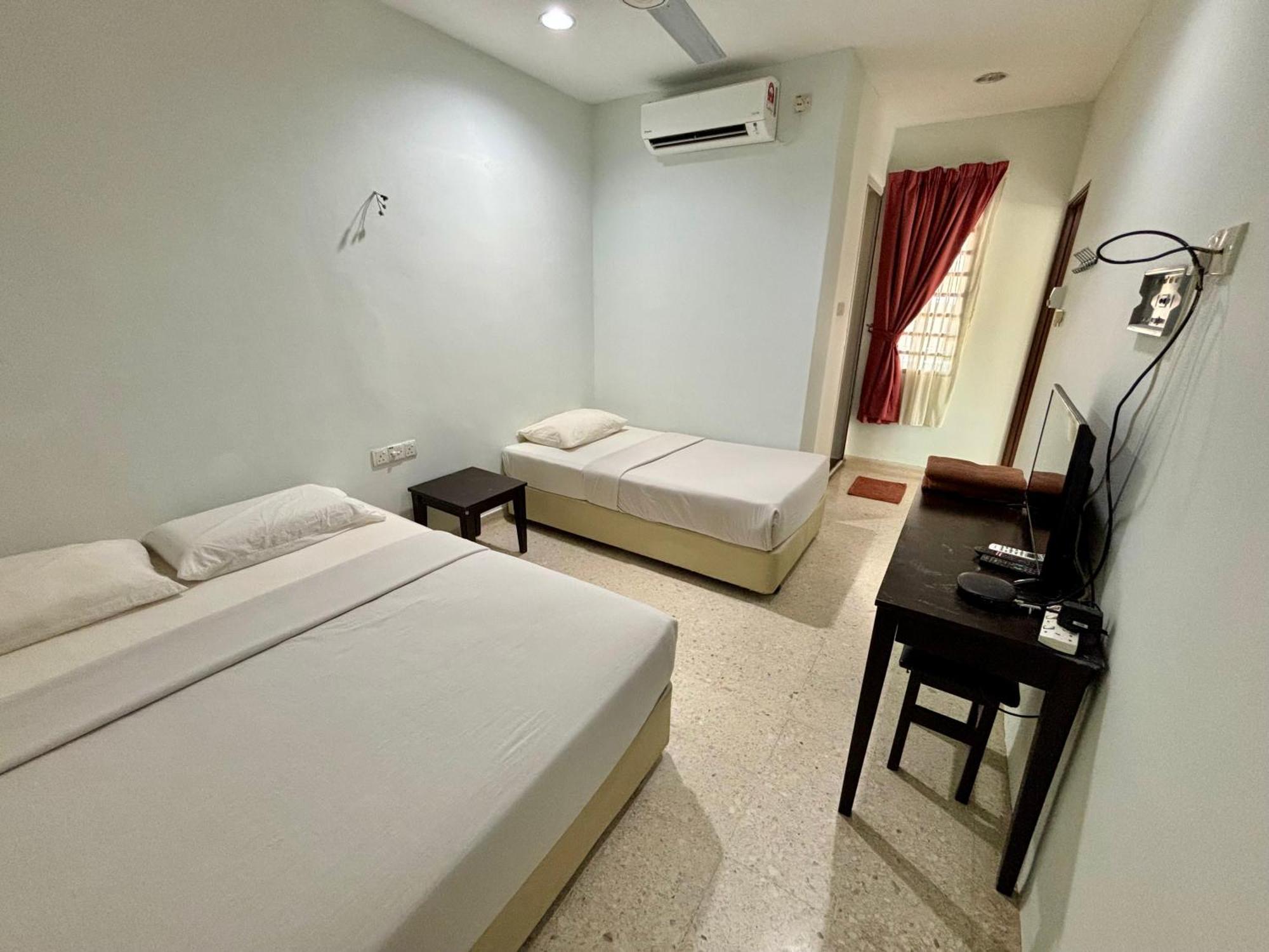 Meng Meng Guesthouse Куантан Екстериор снимка